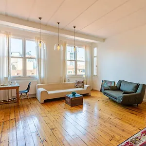 https://eclectic-home-near-galata-tower-in-beyoglu.istanbul-turkeyhotels.com